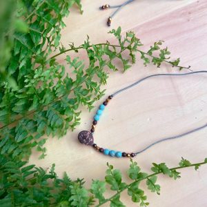 Morski minimalistyczny naszyjnik choker z muszelką